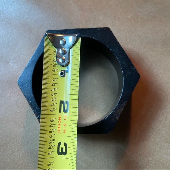 Wood bangle bracelet w triangle design inlay - Picture 6 of 8